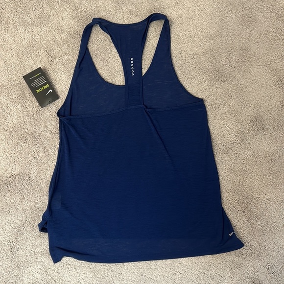 Nike breathe, dry fit tank - Picture 2 of 3